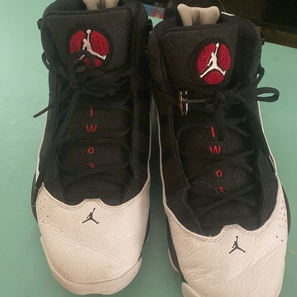Jordan shoes. Black and white w/red. Size 13. Men’s - Picture 5 of 5